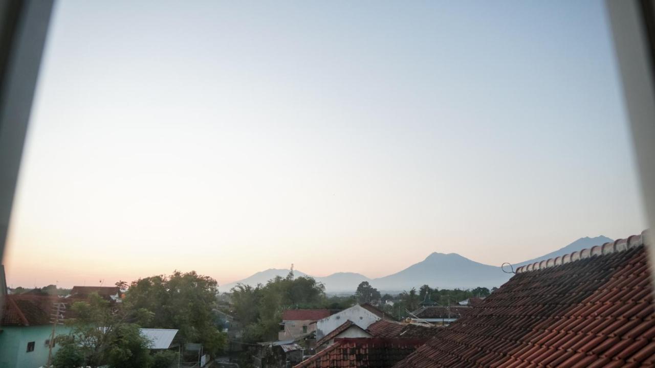 Wangi Homestay บันยูวังงี ภายนอก รูปภาพ